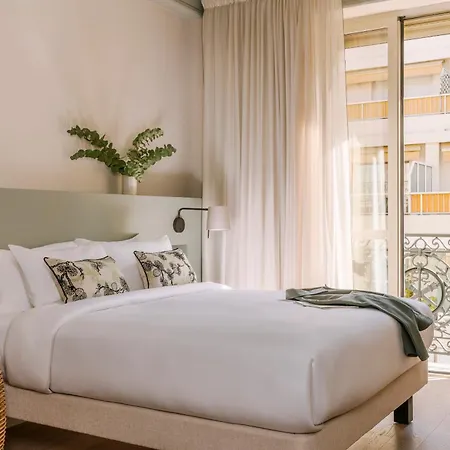 Hotel Yelo Mozart Powered By Sonder 4*