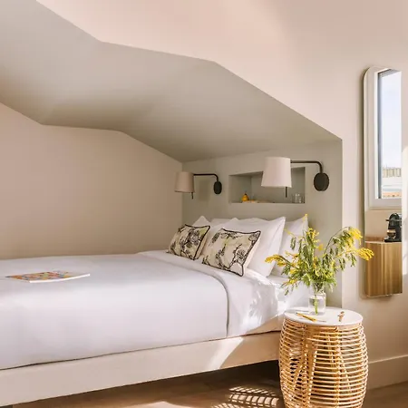 Yelo Mozart Powered By Sonder Hotel 4*